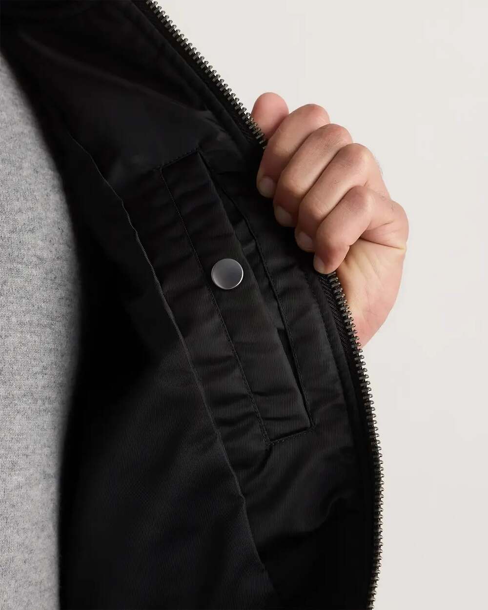 Quince 100% Recycled Nylon Bomber Jacket Black Size M - Picture 3 of 9